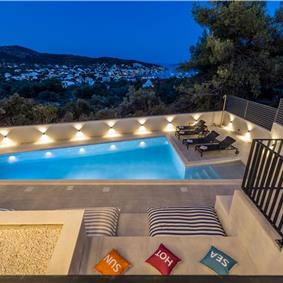 4 bedroom villa with heated pool and sea view in Vinišće, sleeps 8